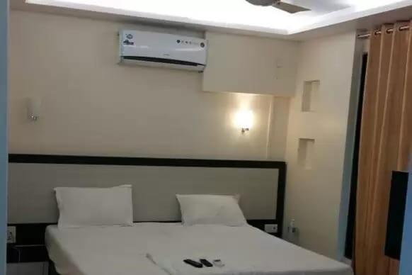 Hotel Aishwarya Residency Navi Mumbai Exterior photo