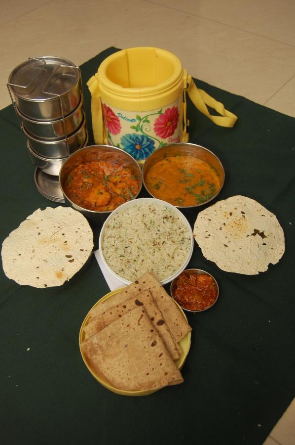 Hotel Aishwarya Residency Navi Mumbai Exterior photo